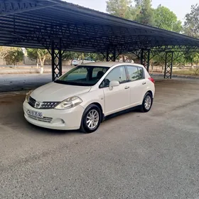 Nissan Tiida 2008