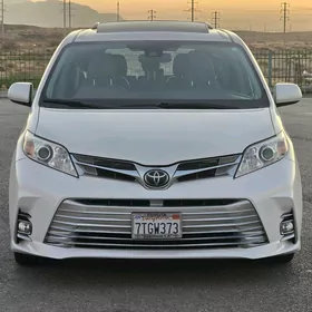 Toyota Sienna 2020