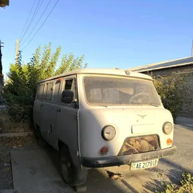UAZ Profi 2000