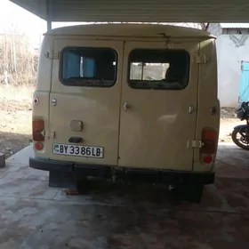 UAZ Profi 2000