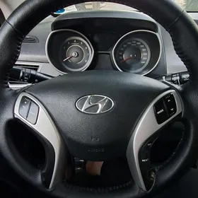 Hyundai Elantra 2012
