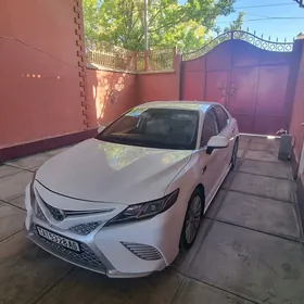 Toyota Camry 2018