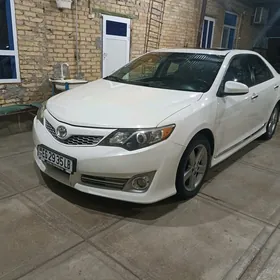 Toyota Camry 2012