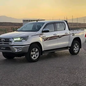 Toyota Hilux 2024