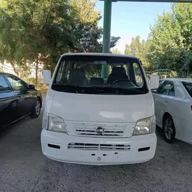 Nissan Urvan 2003