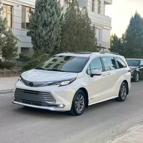 Toyota Sienna 2021