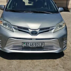 Toyota Sienna 2018