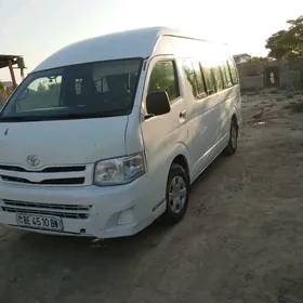 Toyota Hiace 2005
