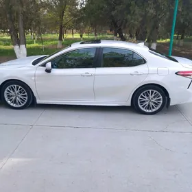 Toyota Camry 2020