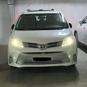 Toyota Sienna 2017