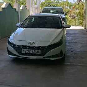 Hyundai Elantra 2022