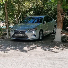 Lexus ES 350 2016
