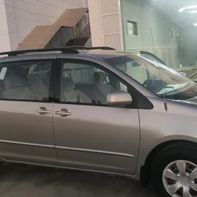 Toyota Sienna 2005