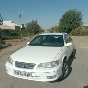 Toyota Camry 2000
