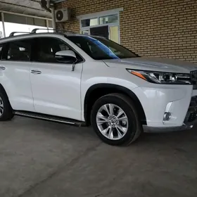 Toyota Highlander 2018