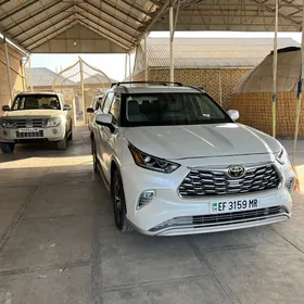 Toyota Highlander 2022