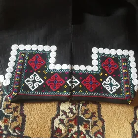 Elede tikilen balak yaka