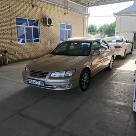 Toyota Camry 2000