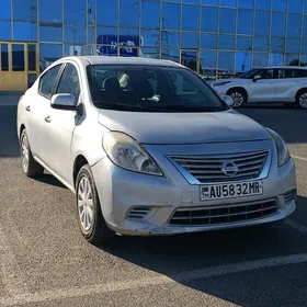 Nissan Versa 2011