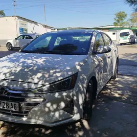 Hyundai Elantra 2019