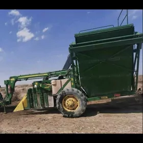 John Deere 2016