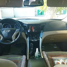 Hyundai Sonata 2012