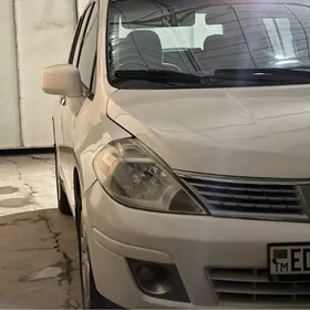 Nissan Versa 2010