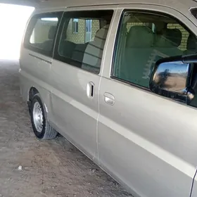 Hyundai H-1 2001