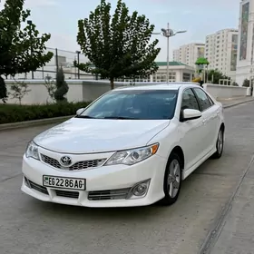 Toyota Camry 2014