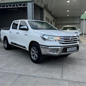 Toyota Hilux 2022