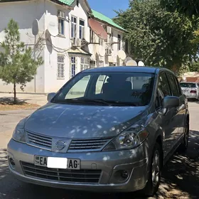 Nissan Versa 2011