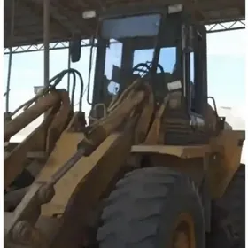 Case STX325 Accusteer 2004