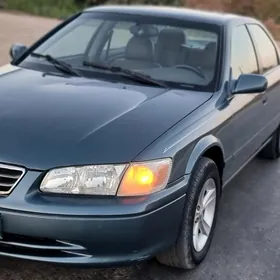 Toyota Camry 2000