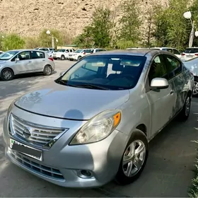 Nissan Versa 2011