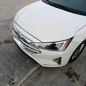 Hyundai Elantra 2019