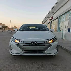 Hyundai Elantra 2020