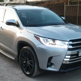 Toyota Highlander 2019