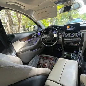 Mercedes-Benz C300 2015