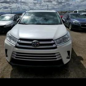 Toyota Highlander 2019