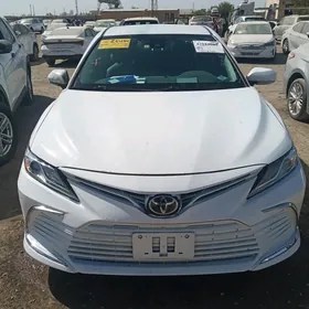 Toyota Camry 2022