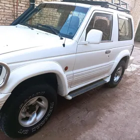 Mitsubishi Pajero 1991