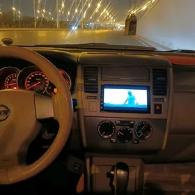 Nissan Tiida 2008
