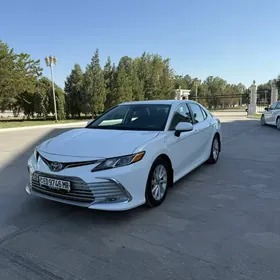 Toyota Camry 2021