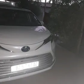 Toyota Sienna 2021