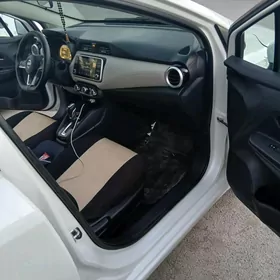 Nissan Versa 2020