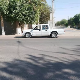 Mitsubishi L200 2001