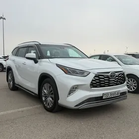 Toyota Highlander 2021