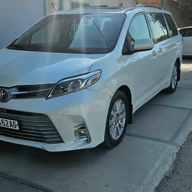 Toyota Sienna 2016