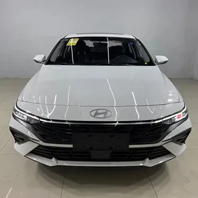Hyundai Elantra 2025