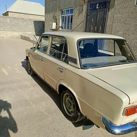 Lada 2104 1986